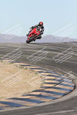 media/Dec-01-2025-Moto Forza (Mon) [[2daa91e15f]]/2-Intermediate Group/Session 2 (Turns 9 and 10)/